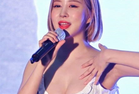 다영(우주소녀) 움짤, 은근히 글래머인 우주소녀 다영