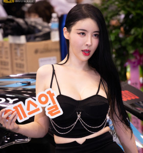 손비로하 직찍 2023 서울오토살롱위크 PART 1 - 모델 손비로하