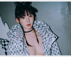 헨둥 웹화보 DJAWA 'Nightcrawler Vol. 2' 샘플 - 모델 헨둥