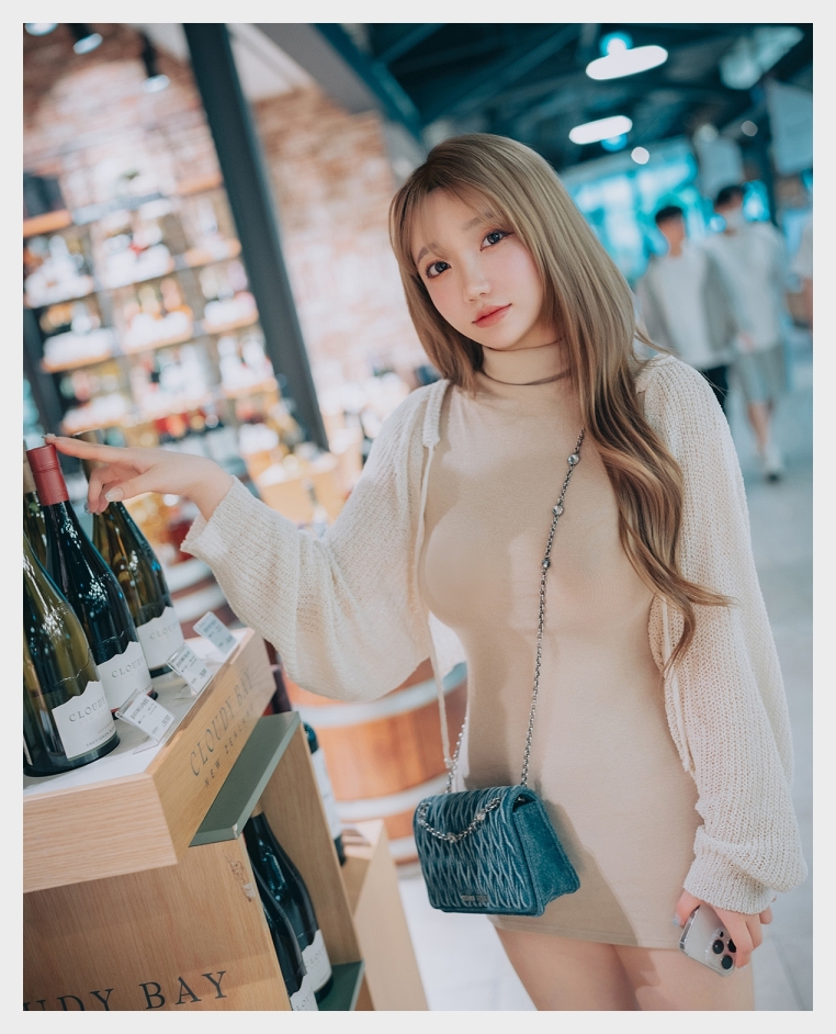 손예은 웹화보 DJAWA 'Happy Solo Birthday' 맛보기 - 모델 손예은