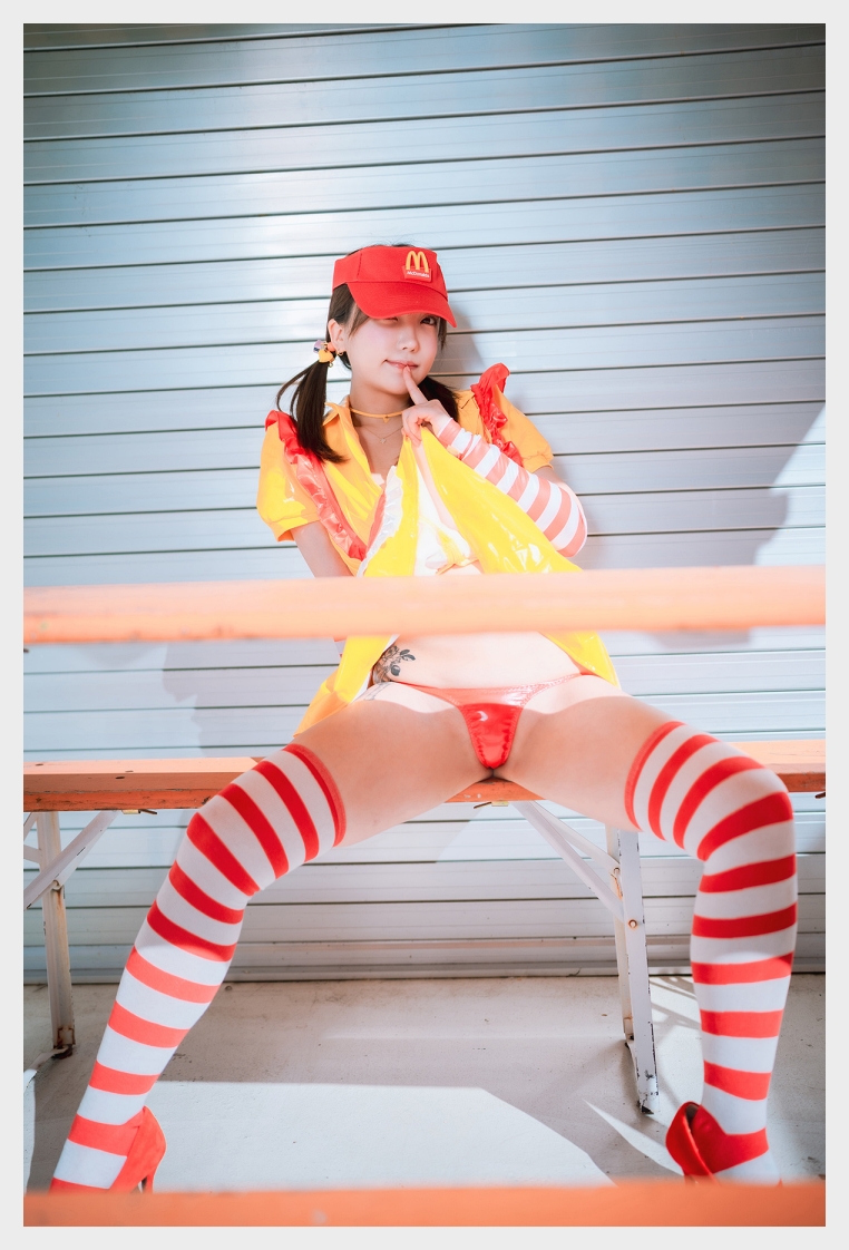 손예은 DJAWA 'McDonald’s Girl' 웹화보 맛보기 - 모델 손예은