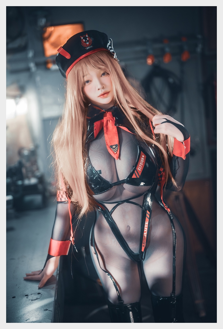 소이밀크 DJAWA 'Nikke : Emma' 웹화보 맛보기 - 모델 소이밀크