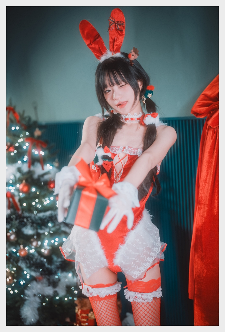 정제니 DJAWA Christmas Special 2025 : Jenny – The Christmas Bunny 웹화보 맛보기 - 코스어 정제니