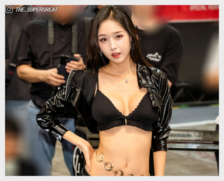 김가온 2025 오토살롱테크코리아 EXXA 엔진오일 부스 250920 직찍 - 모델 김가온