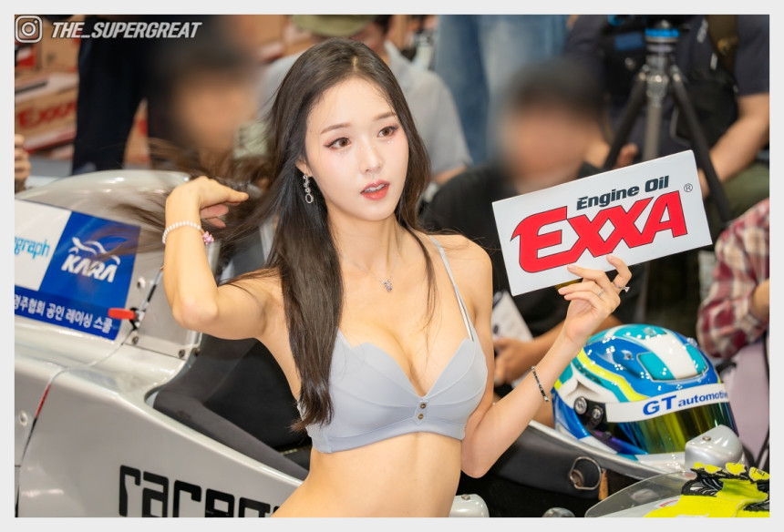 김가온 2025 오토살롱테크코리아 EXXA 엔진오일 부스 250920 직찍 - 모델 김가온