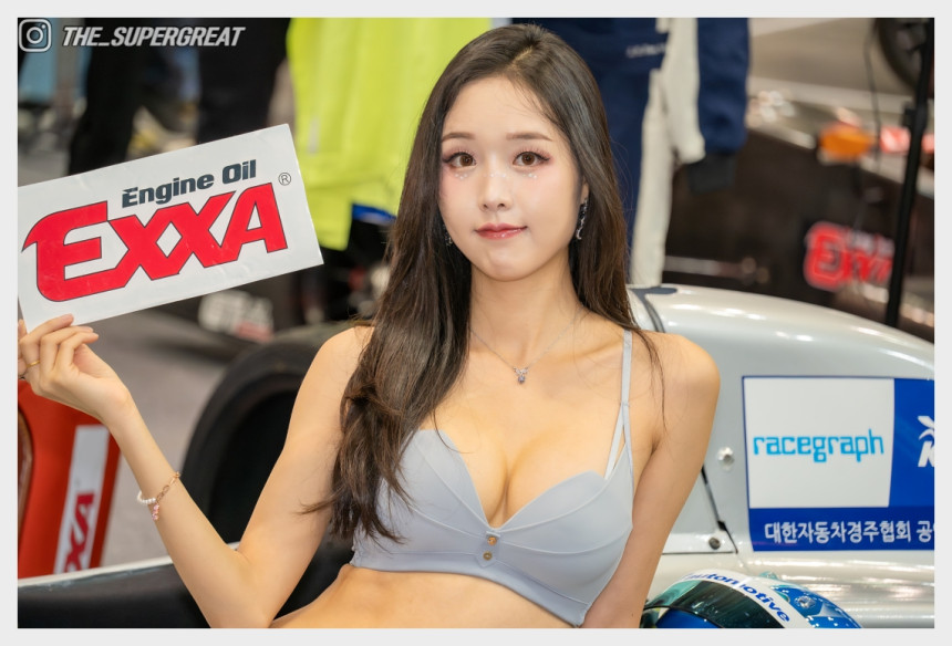 김가온 2025 오토살롱테크코리아 EXXA 엔진오일 부스 250920 직찍 - 모델 김가온
