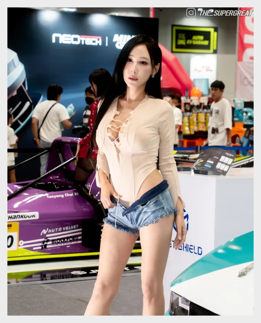꽃태희 직찍 2025 오토살롱테크코리아 저스트쉴드 부스 250921 - 모델 꽃태희 - 9