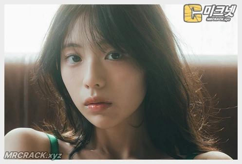 키쿠치 히나, 사진집 \'Weekender\' 출시!  레이와 품절 퀸의 편안한 매력 - 1