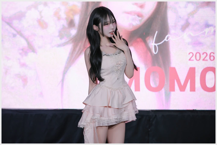 크리에이터 모모리나, 서울 마포서 단독 팬미팅 "2026 모모리나 팬미팅" 성료… 바이올린 감동 라이브와 눈물겨운 \'특급 팬 사랑\' 빛났다 - 1