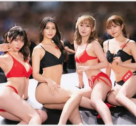 AV 배우들이 해외에서 '여신'급 대우를 받는 결정적 이유 '오타쿠 문화의 확장'