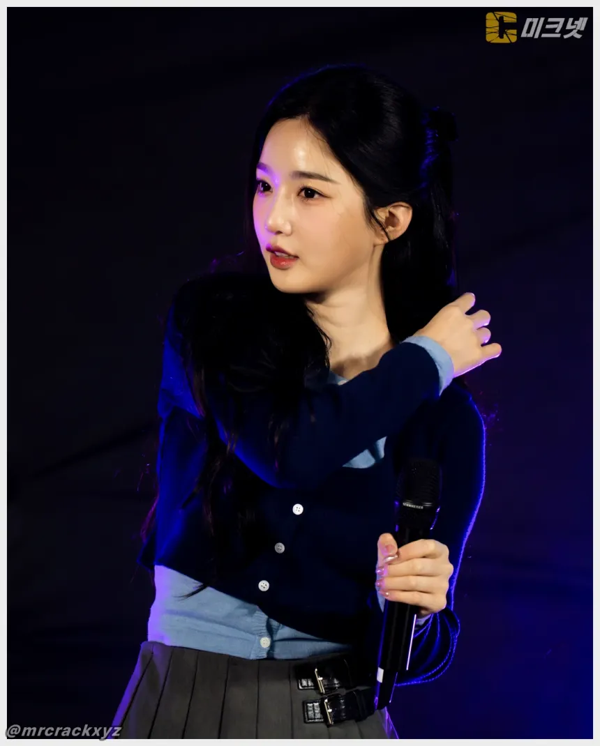 트리플에스 김유연 직찍 2025 수원 청소년 대축제 251025 - 트리플에스 김유연 - 13