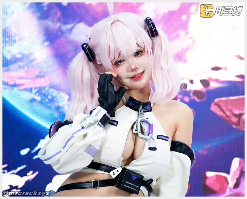 희야 직찍 AGF 2025 크레센트 부스 251207 - 코스어 희야 - 11