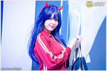 히다카 루이나 직찍 AGF 2025 브라운더스트 2 부스 251207 - 모델 히다카 루이나(日高るいな)
