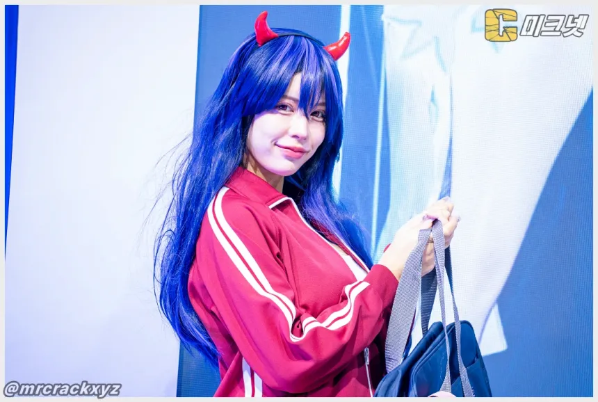 히다카 루이나 직찍 AGF 2025 브라운더스트 2 부스 251207 - 모델 히다카 루이나(日高るいな) - 1