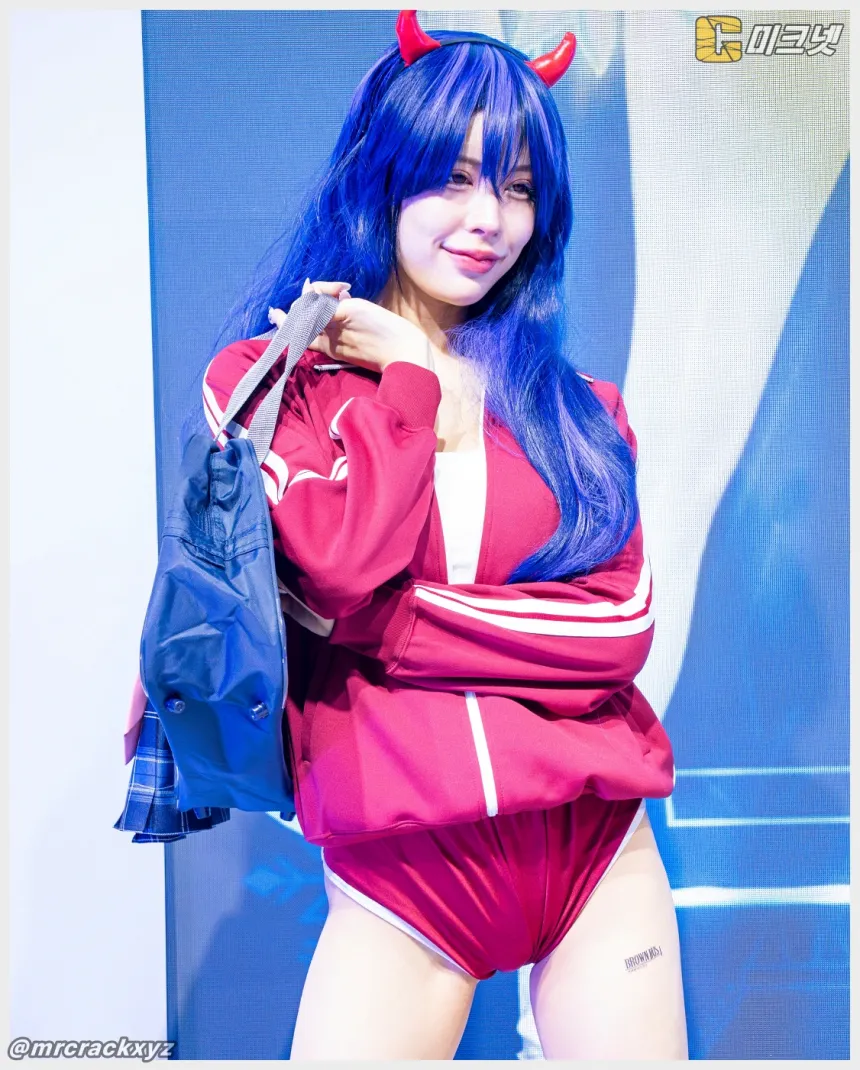 히다카 루이나 직찍 AGF 2025 브라운더스트 2 부스 251207 - 모델 히다카 루이나(日高るいな) - 3