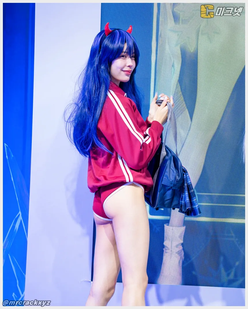 히다카 루이나 직찍 AGF 2025 브라운더스트 2 부스 251207 - 모델 히다카 루이나(日高るいな) - 6