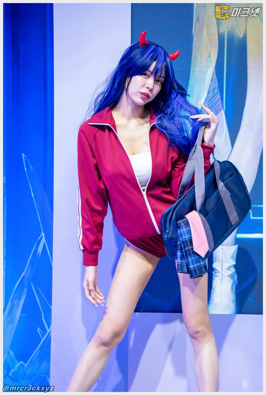 히다카 루이나 직찍 AGF 2025 브라운더스트 2 부스 251207 - 모델 히다카 루이나(日高るいな) - 8