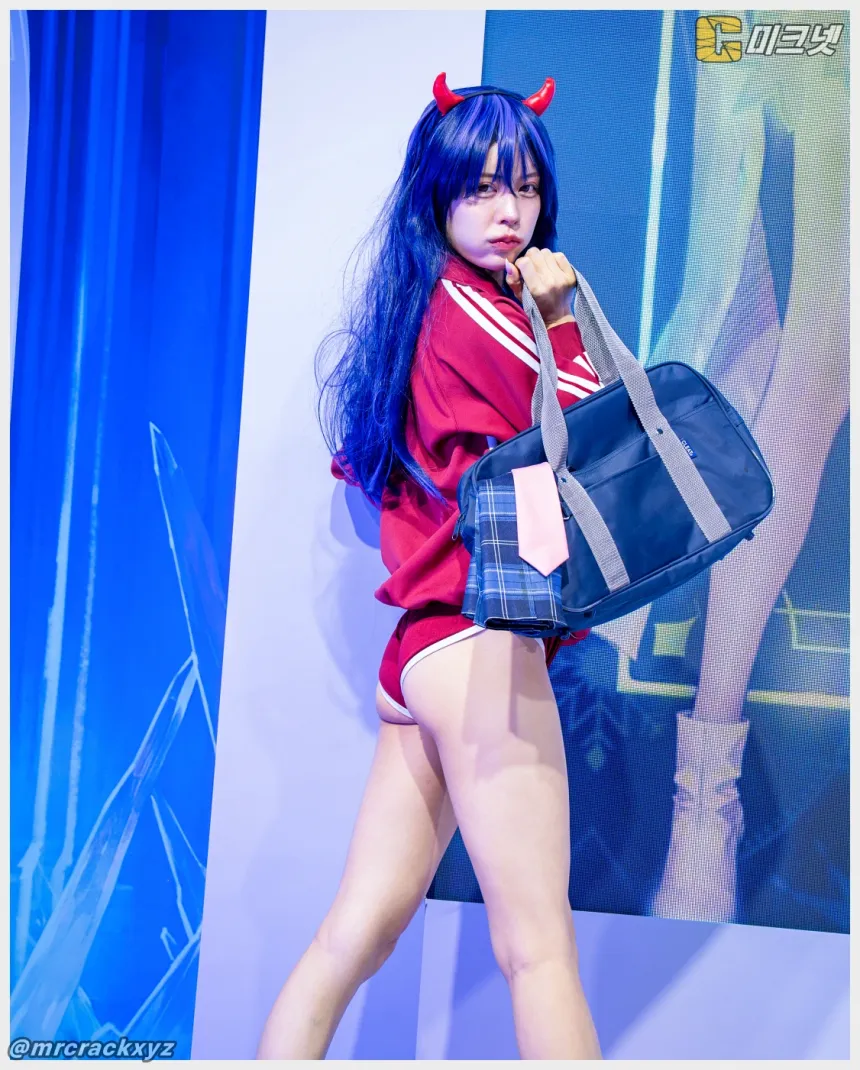 히다카 루이나 직찍 AGF 2025 브라운더스트 2 부스 251207 - 모델 히다카 루이나(日高るいな) - 10