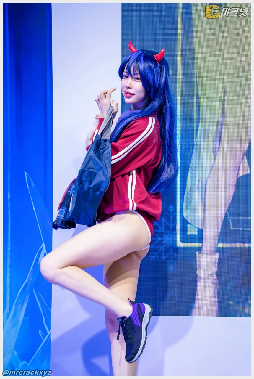 히다카 루이나 직찍 AGF 2025 브라운더스트 2 부스 251207 - 모델 히다카 루이나(日高るいな) - 11