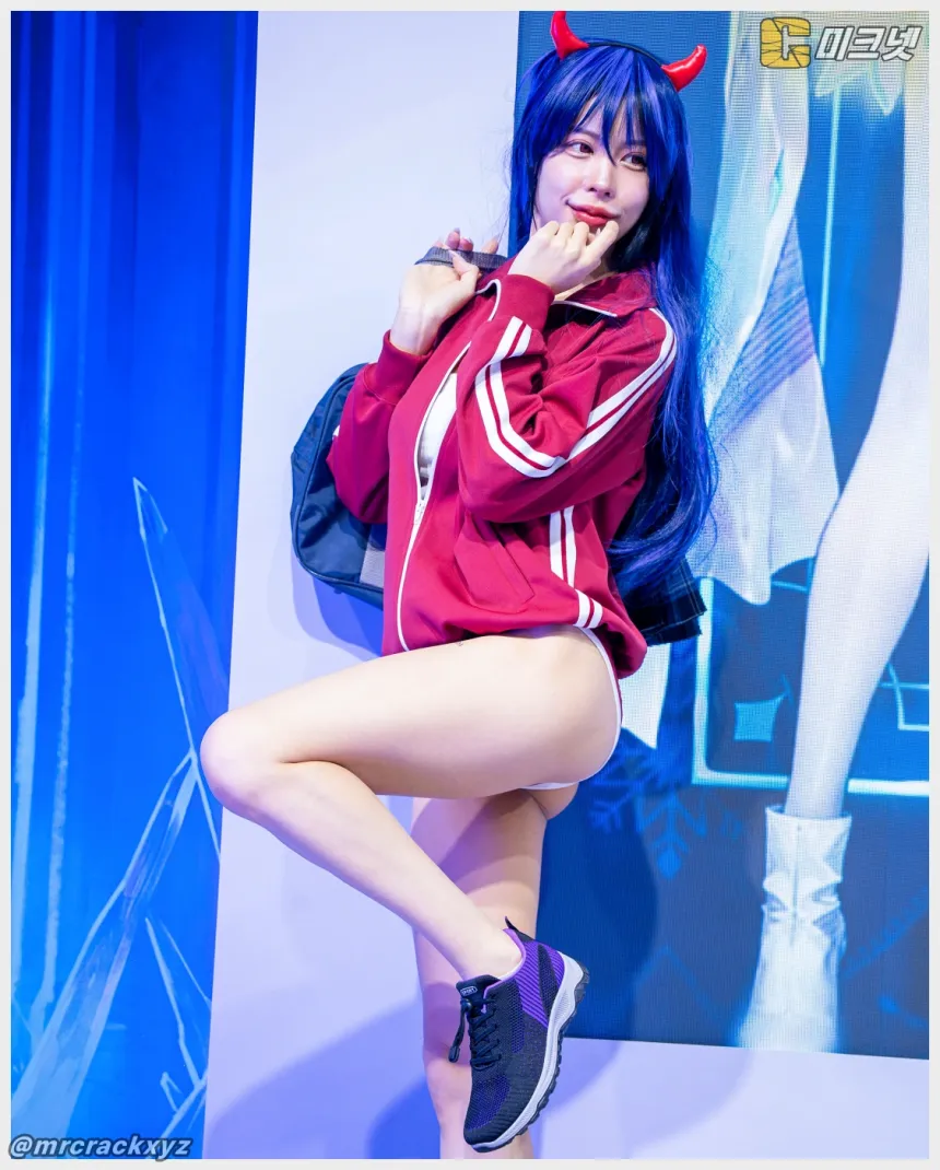 히다카 루이나 직찍 AGF 2025 브라운더스트 2 부스 251207 - 모델 히다카 루이나(日高るいな) - 12
