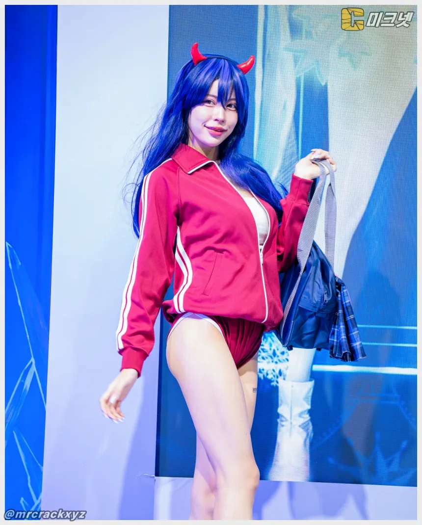 히다카 루이나 직찍 AGF 2025 브라운더스트 2 부스 251207 - 모델 히다카 루이나(日高るいな) - 25