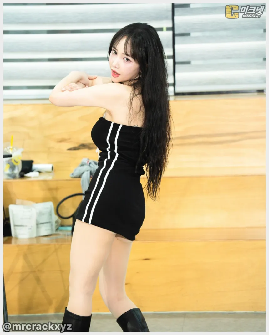 냥사랑 직찍 해피니스 실내 버스킹 260620 - 모델 겸 댄스팀 해피니스 냥사랑 - 9