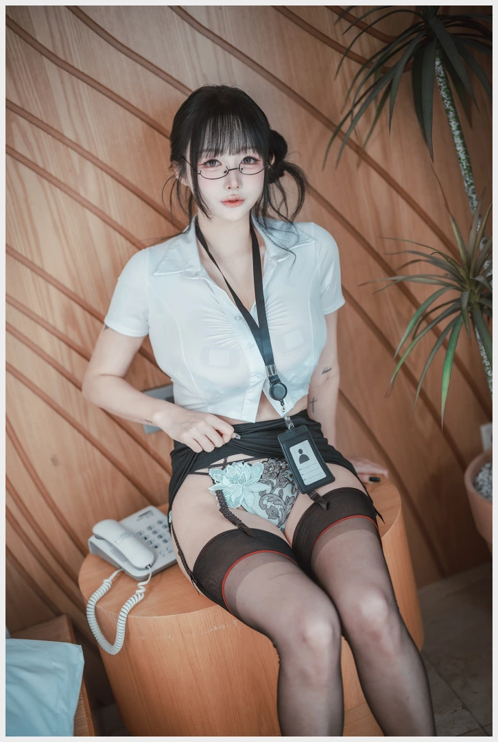 노아 웹화보 DJAWA \'Office Bound\' 맛보기 - 모델 노아 - 4 노아 웹화보 DJAWA \'Office Bound\' 맛보기 - 모델 노아 - 4